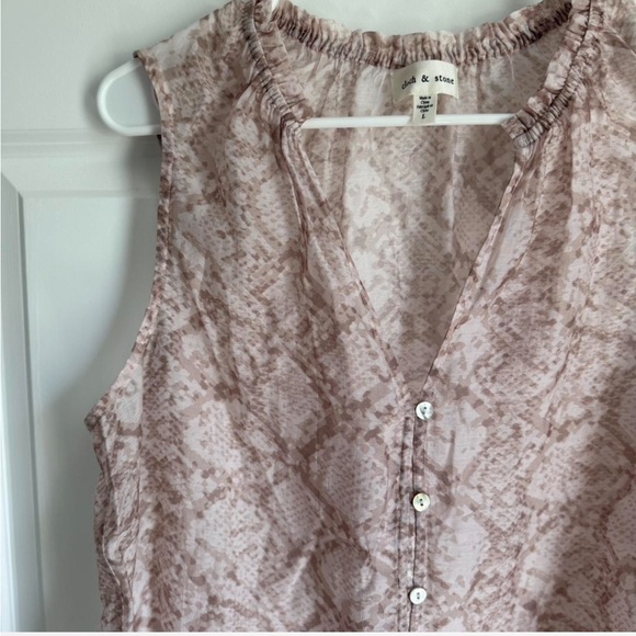 Cloth & Stone Pink Snake Print Sleeveless Blouse - Picture 2 of 3